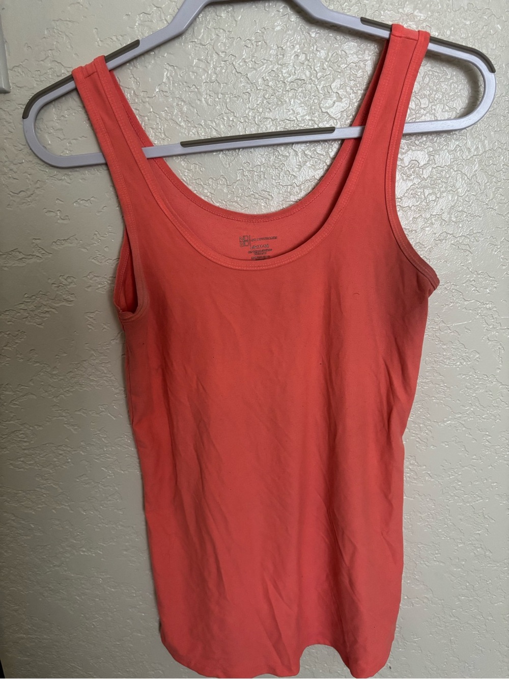 No Boundaries Coral Scoop Neck Tank Top